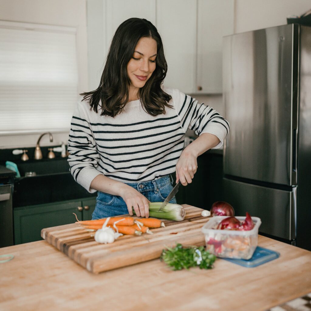 5 Sustainable Wooden Cutting Board Options for a Non-Toxic Kitchen